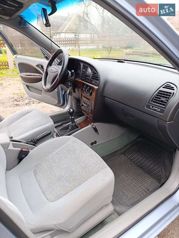 Седан Daewoo Nubira 2003 в Коростені