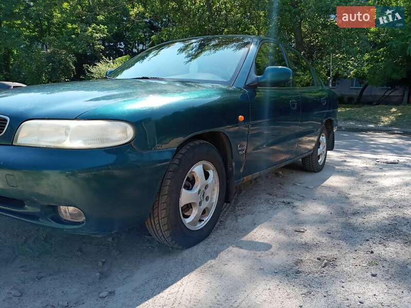Седан Daewoo Nubira 1998 в Дніпрі