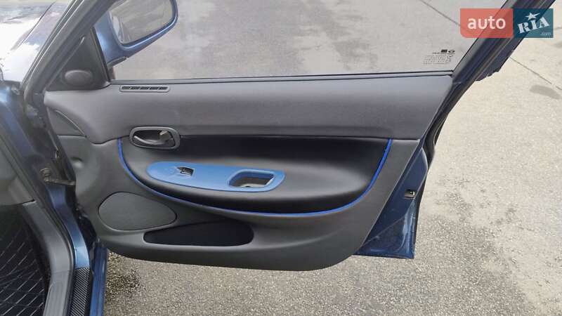 Хетчбек Daewoo Nubira 1998 в Дніпрі