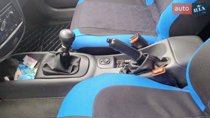 Хетчбек Daewoo Nubira 1998 в Дніпрі