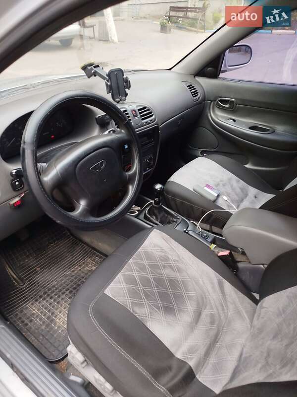 Седан Daewoo Nubira 1998 в Запорожье