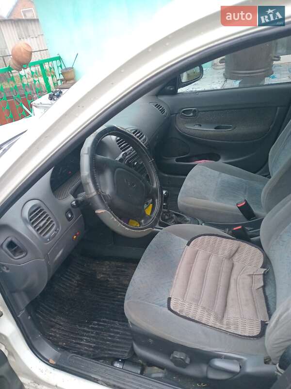 Седан Daewoo Nubira 1998 в Хмельницькому