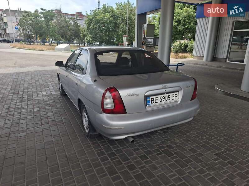 Седан Daewoo Nubira 1998 в Миколаєві