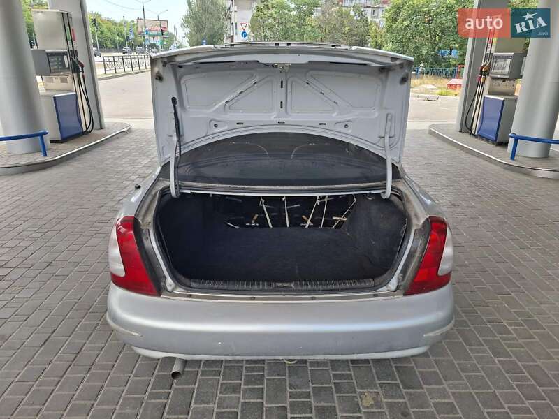 Седан Daewoo Nubira 1998 в Миколаєві