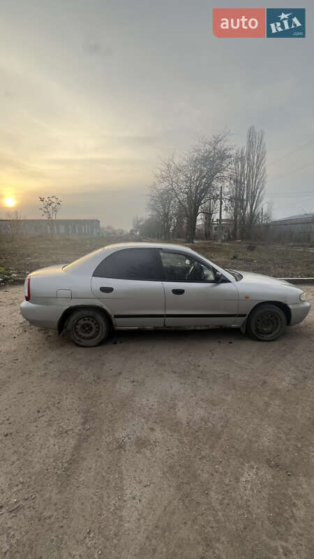 Седан Daewoo Nubira 1998 в Николаеве