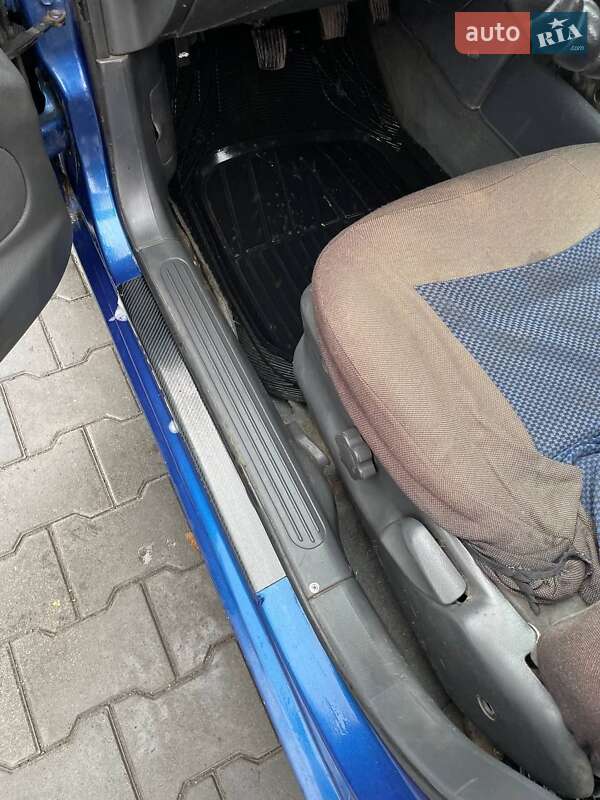 Седан Daewoo Nubira 1999 в Полтаве