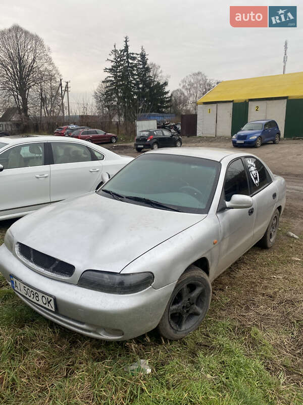 Седан Daewoo Nubira 1998 в Киеве