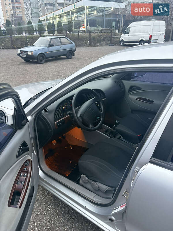 Седан Daewoo Nubira 2003 в Запоріжжі