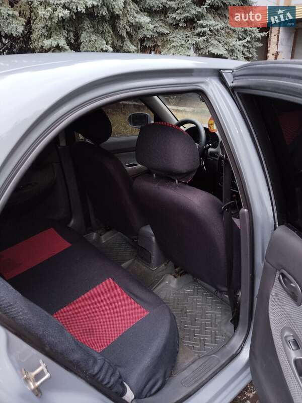 Седан Daewoo Nubira 1998 в Чутове