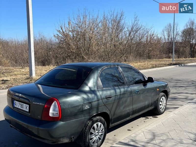 Седан Daewoo Nubira 1998 в Василькові