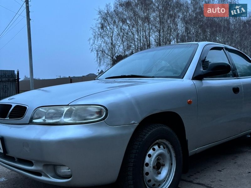 Седан Daewoo Nubira 1998 в Бобровиці