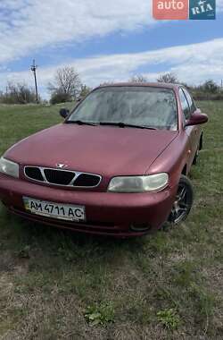 Седан Daewoo Nubira 1998 в Дніпрі