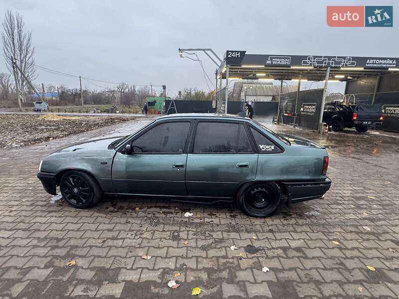 Седан Daewoo Racer 1995 в Васильківці