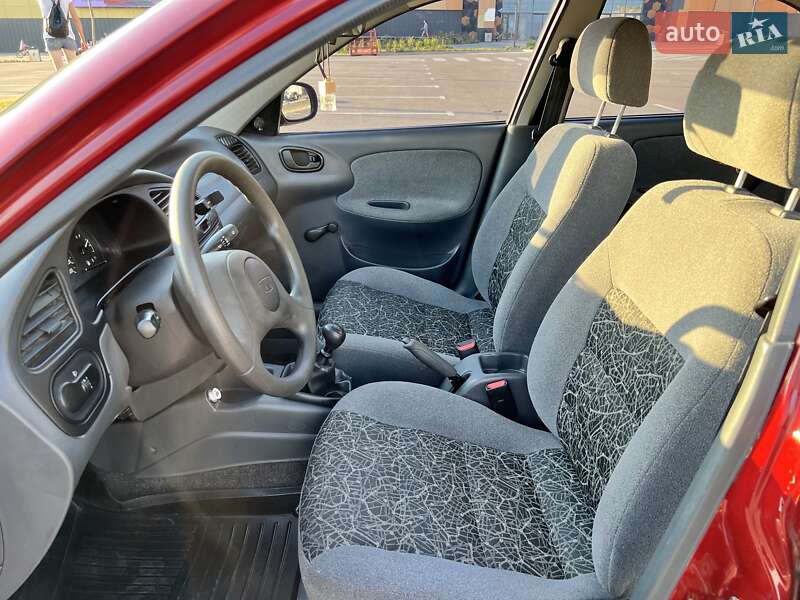 Седан Daewoo Sens 2006 в Рівному