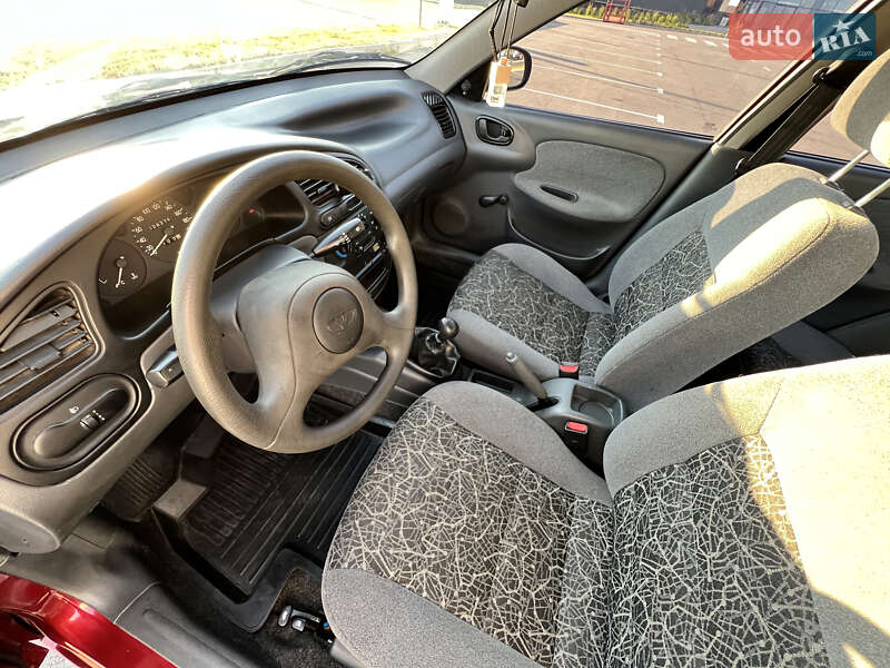 Седан Daewoo Sens 2006 в Рівному