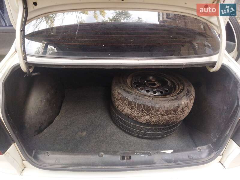 Седан Daewoo Sens 2004 в Кривом Роге