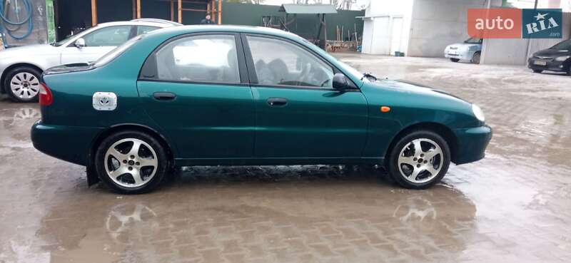 Седан Daewoo Sens 2004 в Волочиске