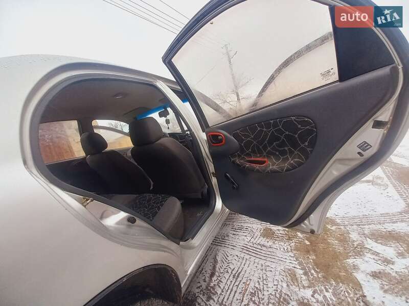 Седан Daewoo Sens 2004 в Тернополі