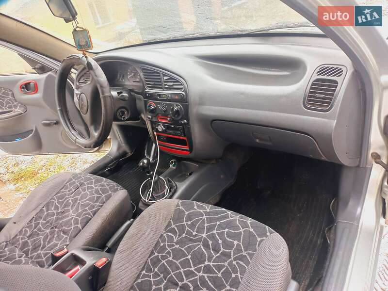 Седан Daewoo Sens 2004 в Тернополі