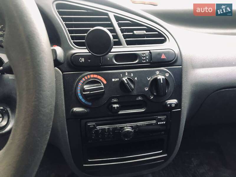 Седан Daewoo Sens 2004 в Киеве