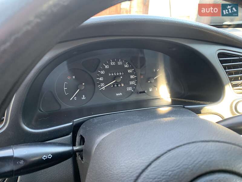 Седан Daewoo Sens 2004 в Чернігові