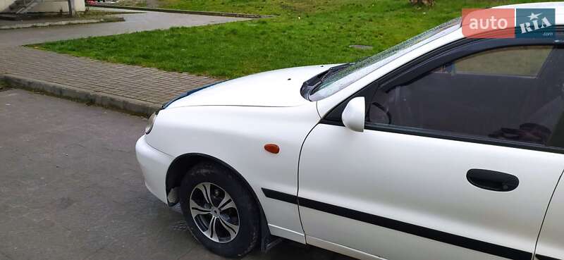 Седан Daewoo Sens 2002 в Львове