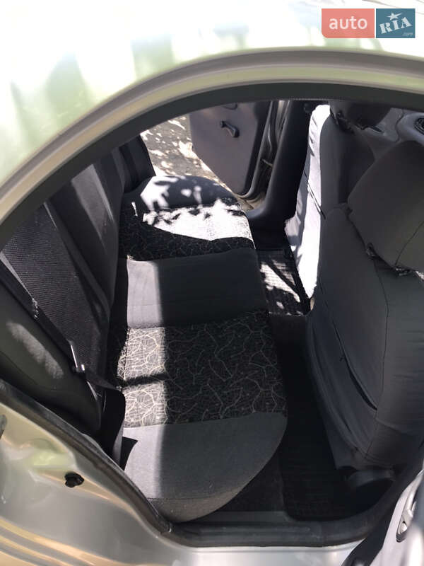 Седан Daewoo Sens 2004 в Синельниково