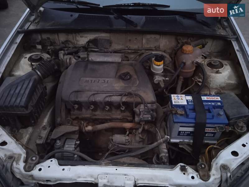 Седан Daewoo Sens 2006 в Бориславі