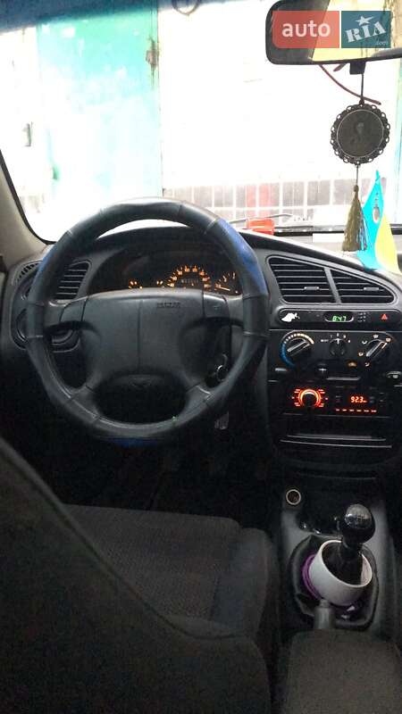 Седан Daewoo Sens 2004 в Светловодске