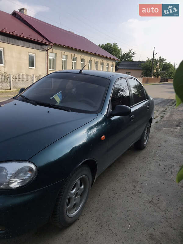 Седан Daewoo Sens 2005 в Сторожинце
