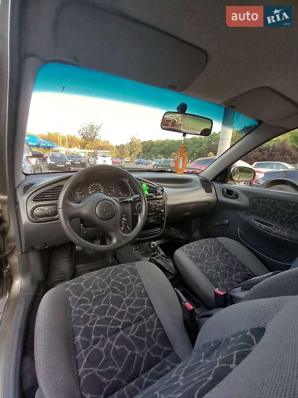 Седан Daewoo Sens 2003 в Тячеві