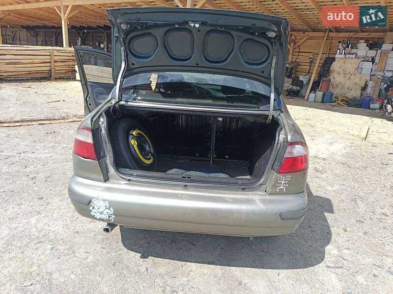 Седан Daewoo Sens 2004 в Малині