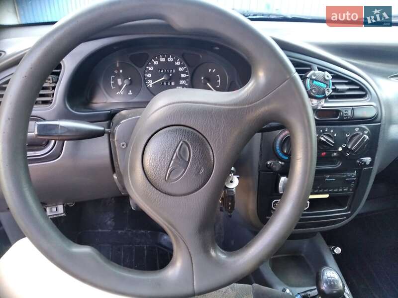 Седан Daewoo Sens 2004 в Радехові