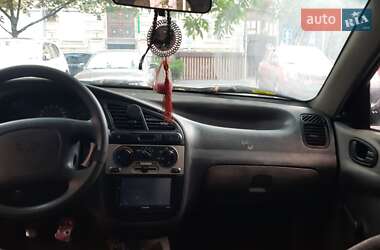 Седан Daewoo Sens 2005 в Ромнах