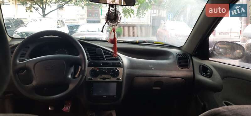 Седан Daewoo Sens 2005 в Ромнах