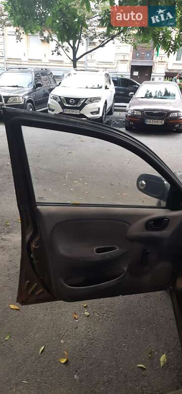 Седан Daewoo Sens 2005 в Ромнах