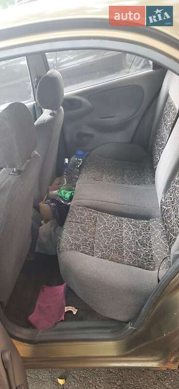 Седан Daewoo Sens 2005 в Ромнах