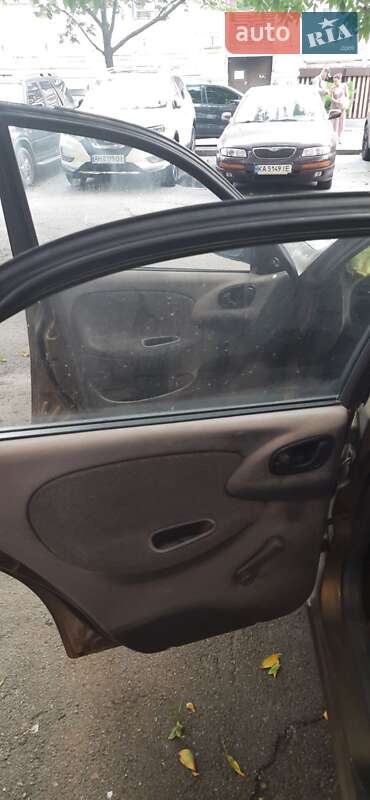 Седан Daewoo Sens 2005 в Ромнах