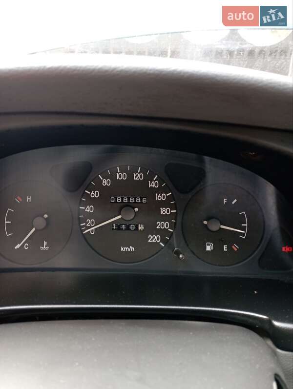 Седан Daewoo Sens 2004 в Умані