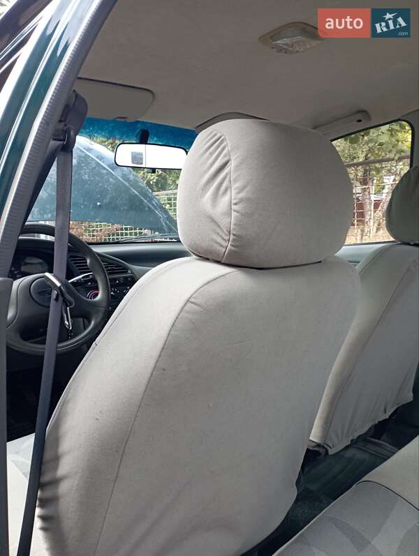 Седан Daewoo Sens 2004 в Умані