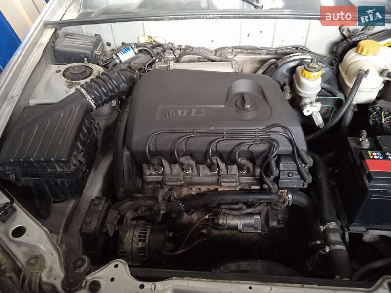 Седан Daewoo Sens 2005 в Львові