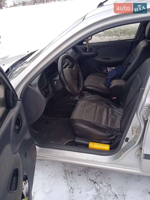 Седан Daewoo Sens 2006 в Остроге