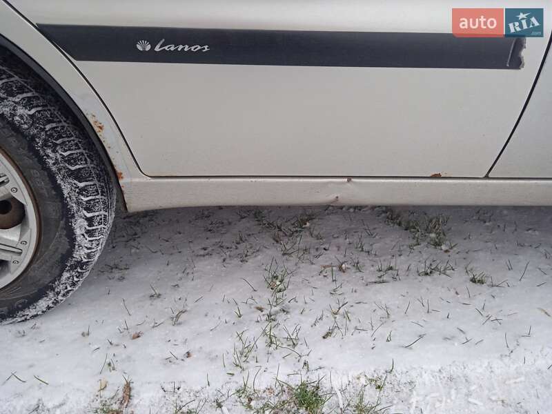 Седан Daewoo Sens 2006 в Остроге