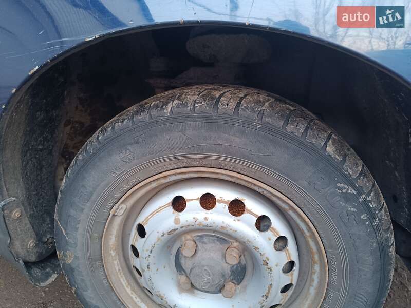 Седан Daewoo Sens 2003 в Полтаві