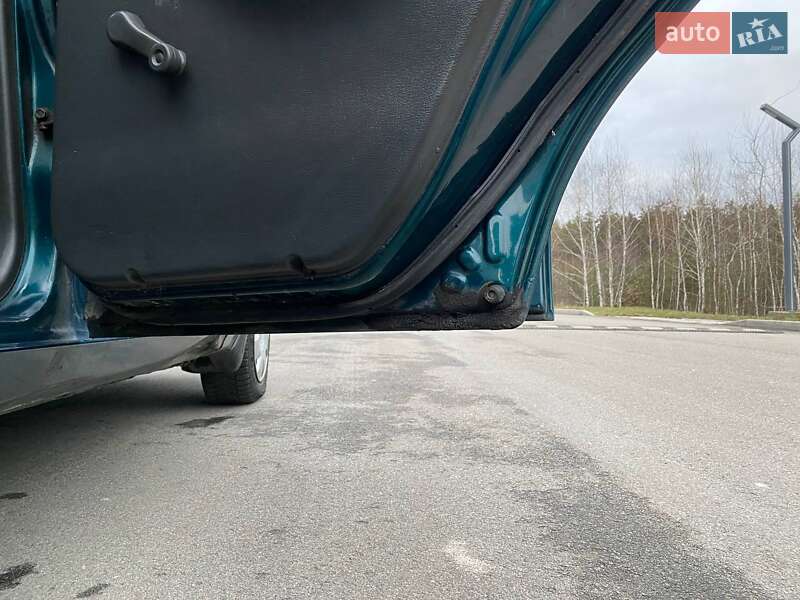 Седан Daewoo Sens 2003 в Киеве