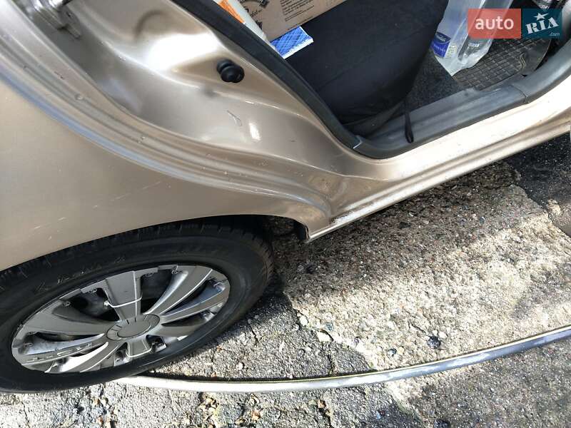 Седан Daewoo Sens 2004 в Первомайську