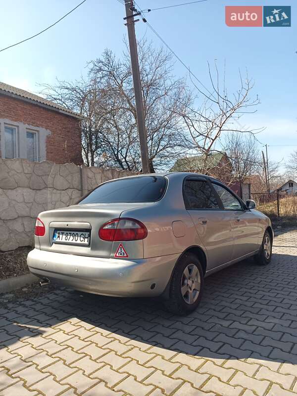 Седан Daewoo Sens 2004 в Тлумаче