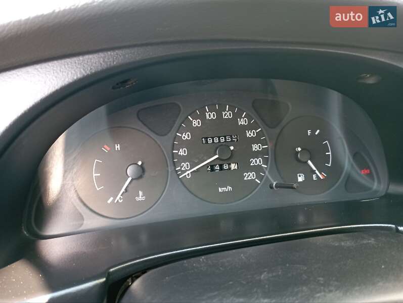 Седан Daewoo Sens 2006 в Днепре