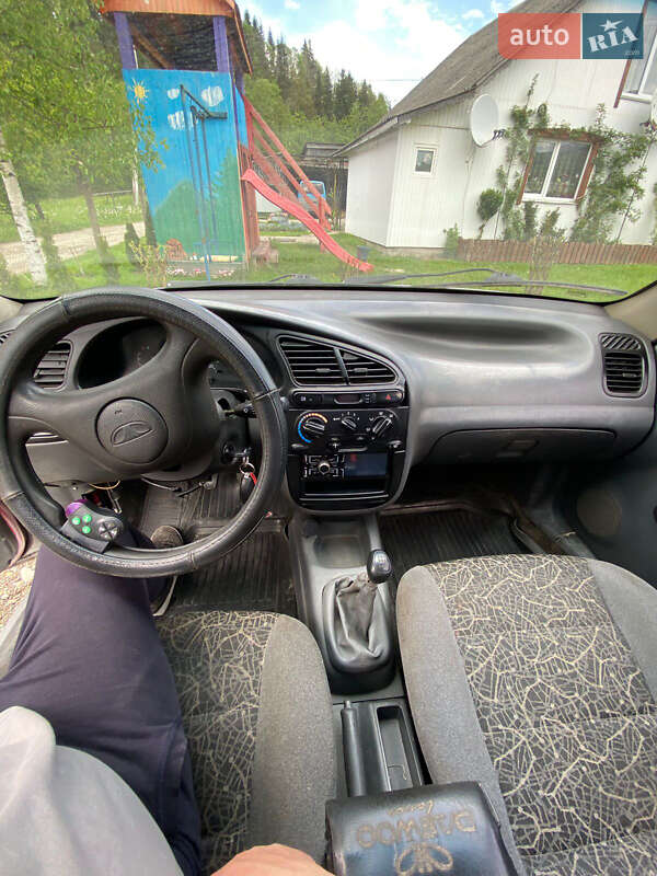 Седан Daewoo Sens 2005 в Рахові