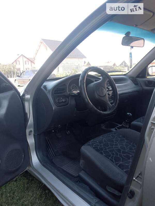 Седан Daewoo Sens 2003 в Березному